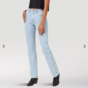 Woman's Wrangler cowboy cut slim fit jean.